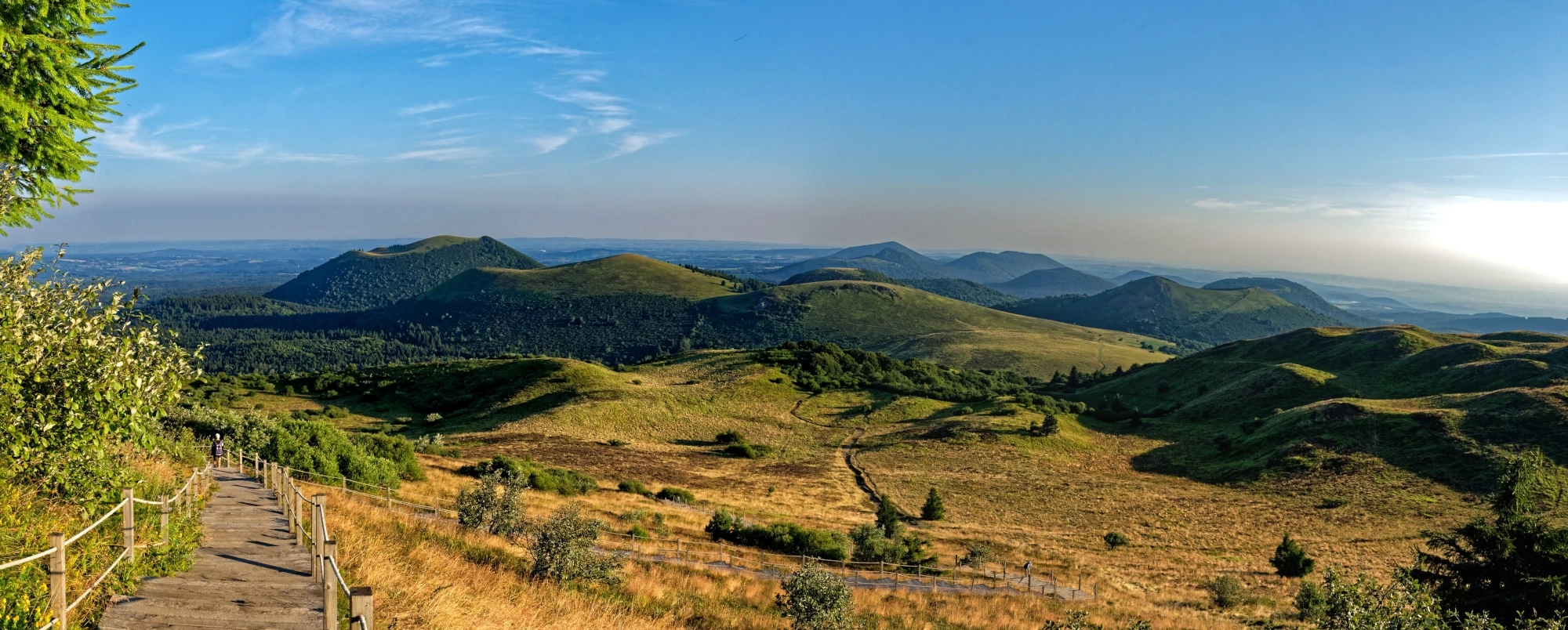 bannière Le tour de la chaîne des Puys - GR® 441