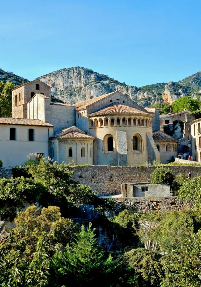 bannière Shuttles on the Saint-Guilhem trail