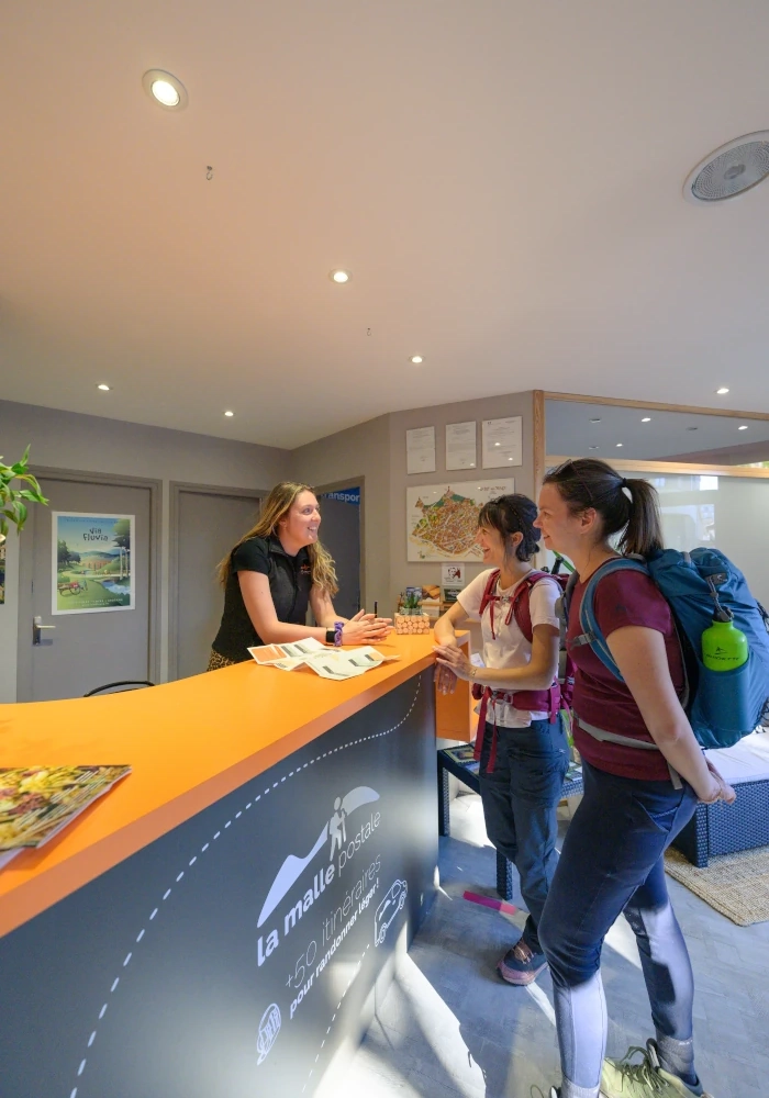 bannière Luggage locker on request